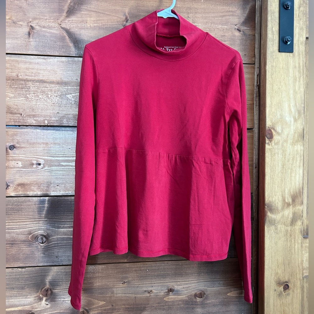Victoria’s Secret Red Mock Turtleneck Top. Size XL